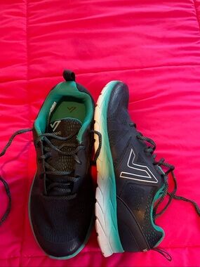 Vionic Black and Teal Women's Running Shoes size 8.5